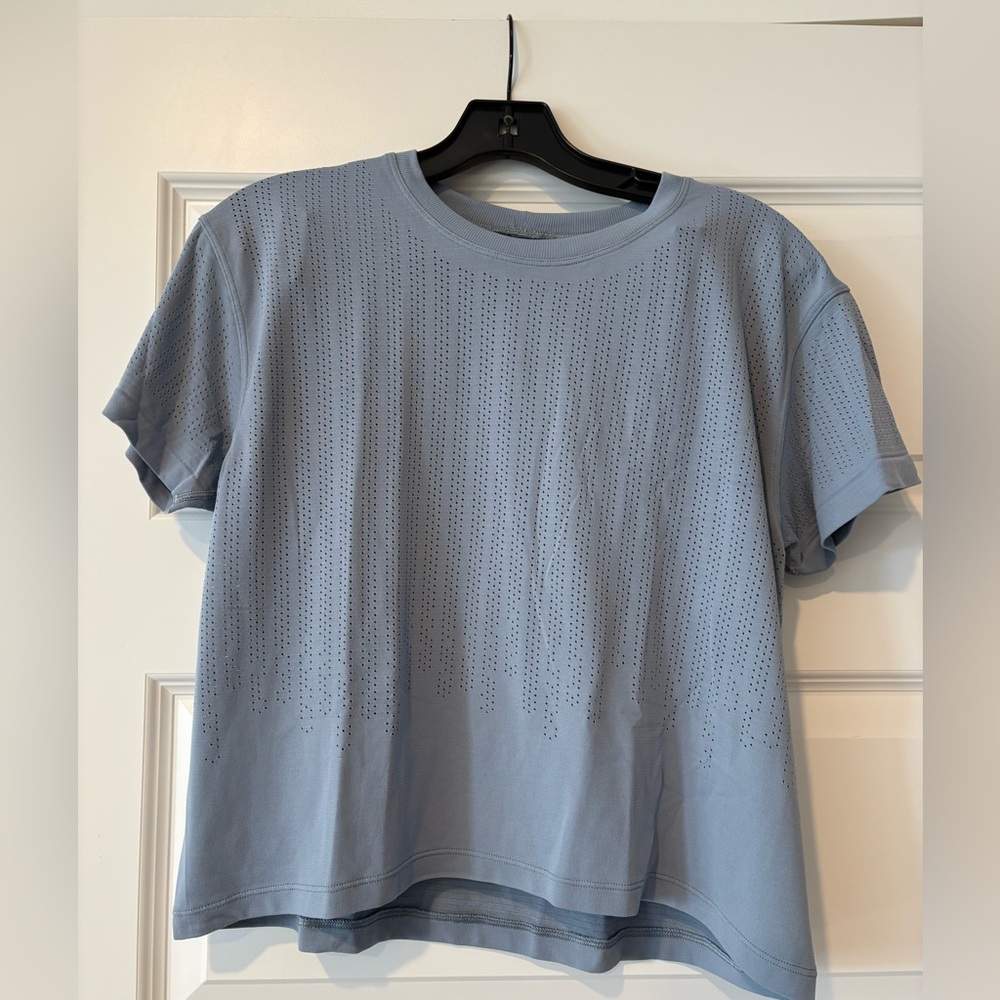 Lululemon tee!